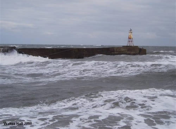 4.North Pier, entrance in a blow.