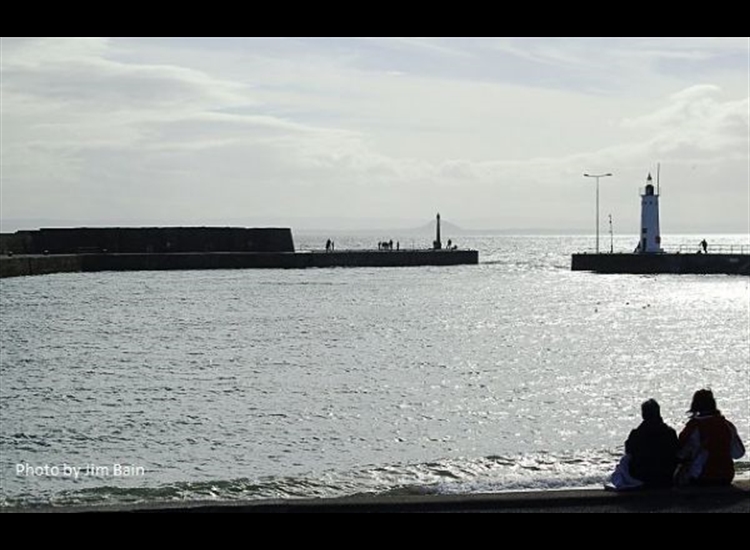Anstruther harbour entrance and outer harbour