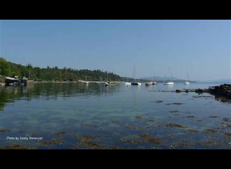 Armadale looking NE with the pier and pontoon on the left.