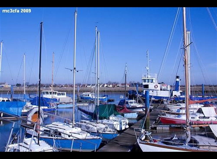 9.Maldon Small Boat Pontoon