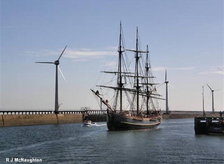 Two forms of wind power in Blyth
