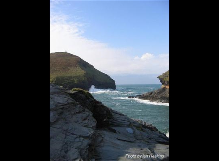 Boscastle. Harbour entrance, this is on the limit for safe entrance