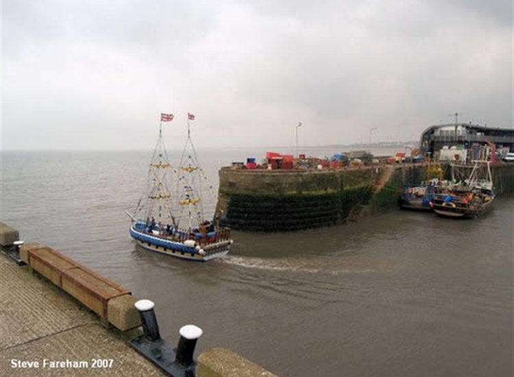 Tripper Boat leaves Bridlington
