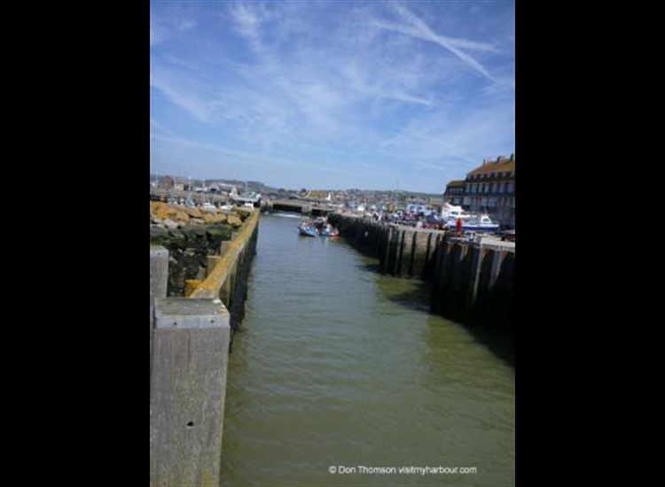 Narrow channel into Inner Harbour