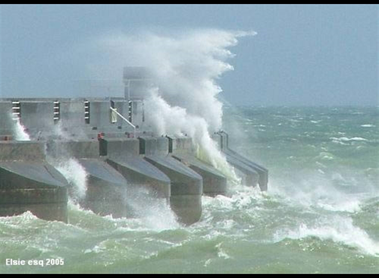 2.The Marina CAN be entered in these conditions