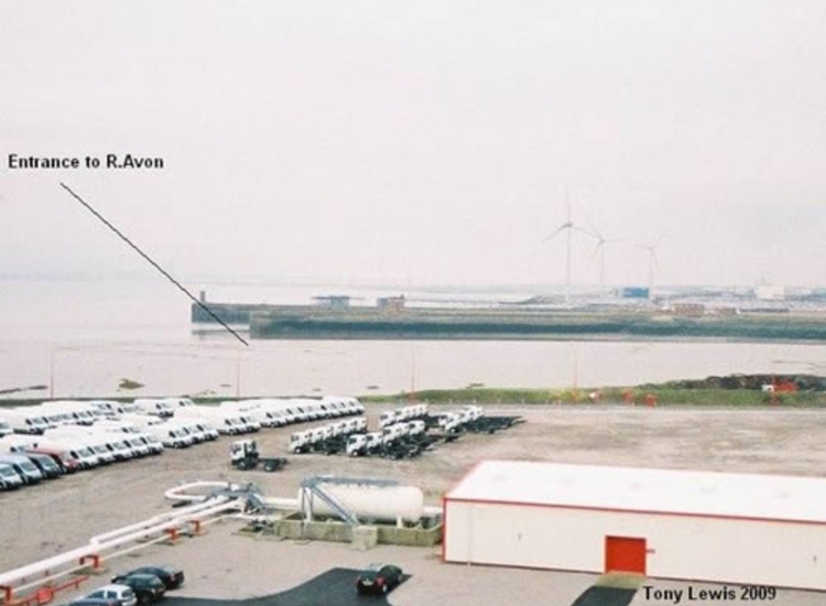 1.Entrance to R.Avon, channel lays v.close to Avonmouth Docks Entrance, shown