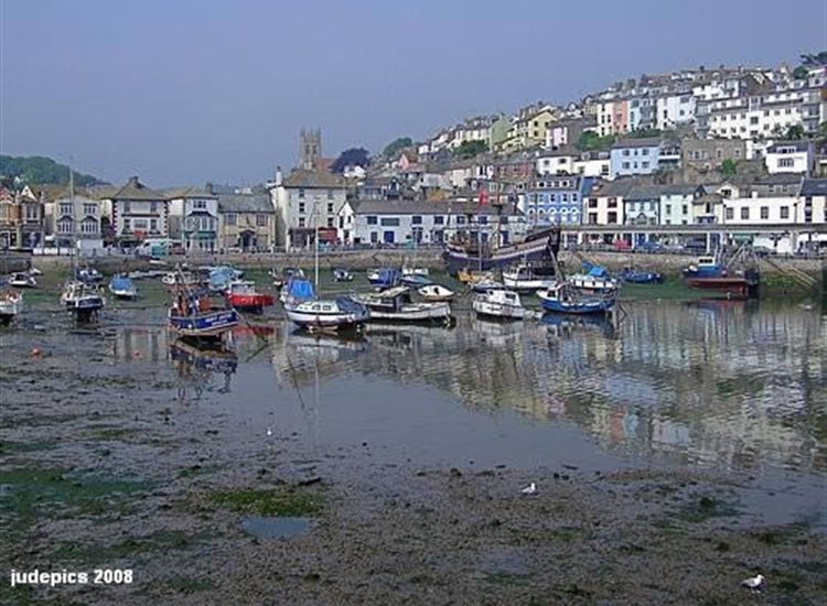 Brixham inner drying harbour - local boats only