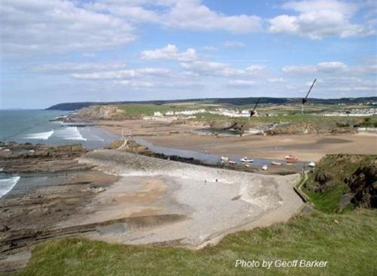 Bude. Looking NNE from Compass Point. Note the lead in marks on far grassy shore