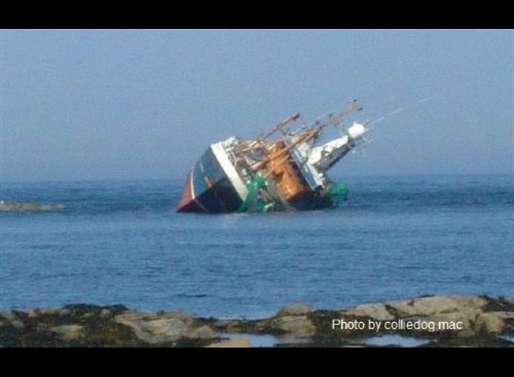 Wrecked Fishing vessel off Cairnbulg Point