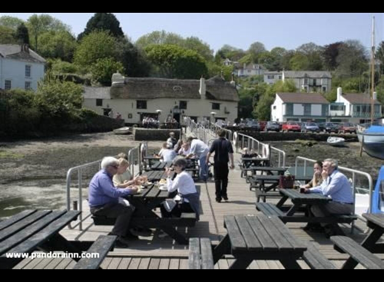The Pontoon off Pandora Inn