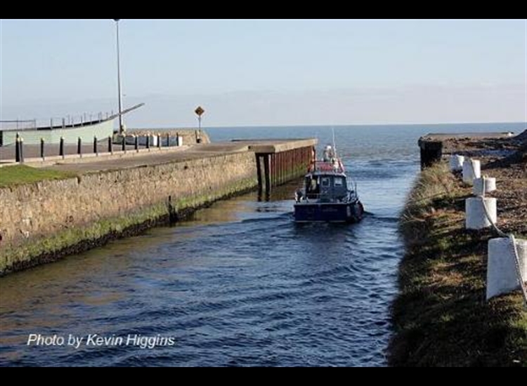 Courtown Harbour Entrance We did say Narrow