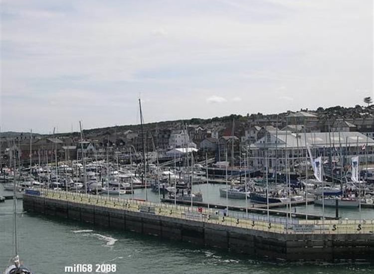 12a. Cowes Yacht Haven