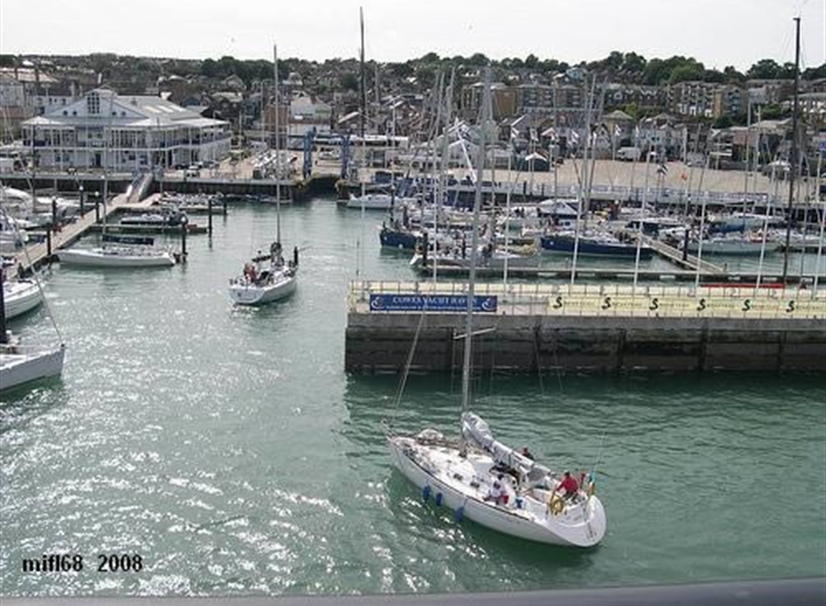 12c. Cowes Yacht Haven Entrance