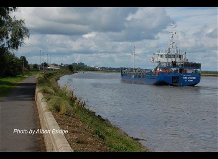 Approach to Dundalk looking upstream towards the Docks area at HW