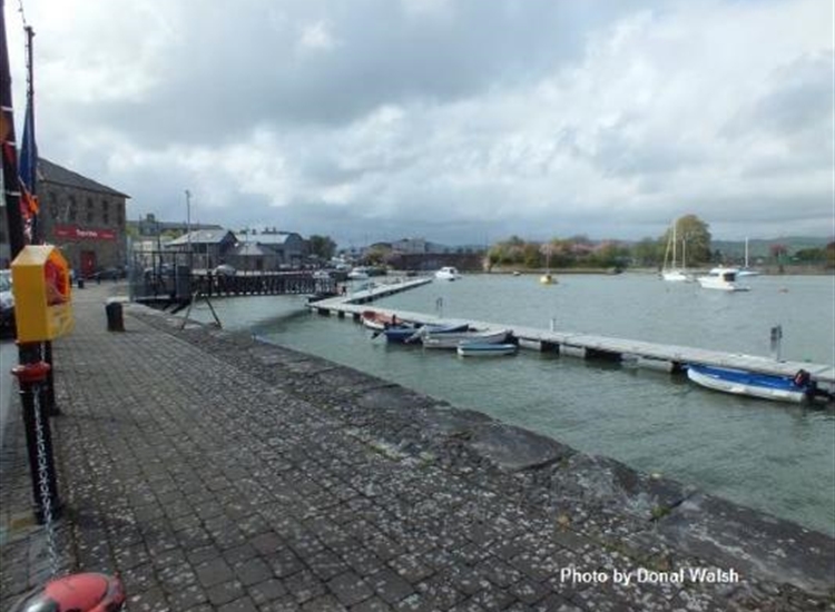 Dungarvan Pontoon. Dries at LWS