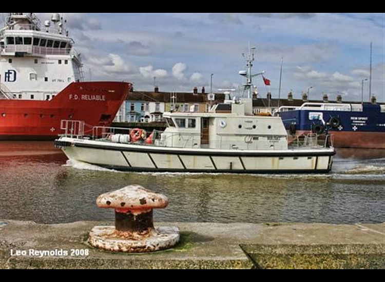 4.Narrow Waters within Harbour