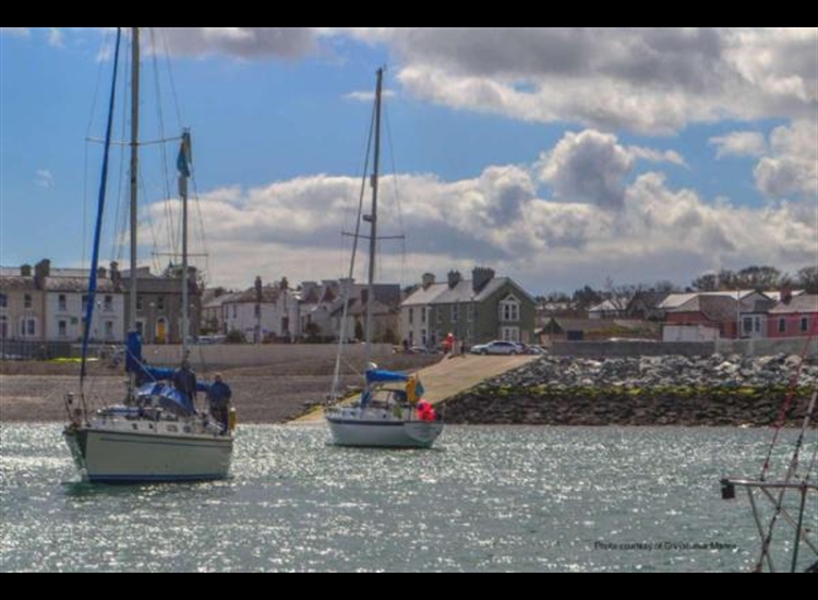 4. Greystones with yachts positioning in the outer harbour