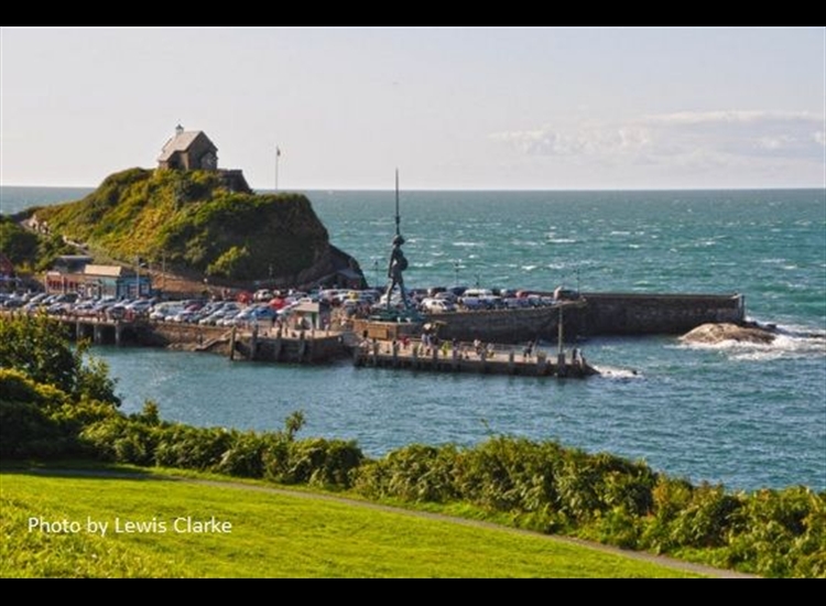ilfracombe pier looking NW. Note the new sculpture