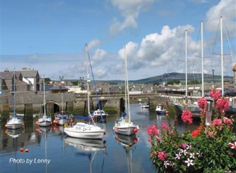 Castletown Inner harbour. Oh Look, Westerlies, lots of them!