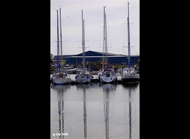 6.Lake Lothing Pontoons