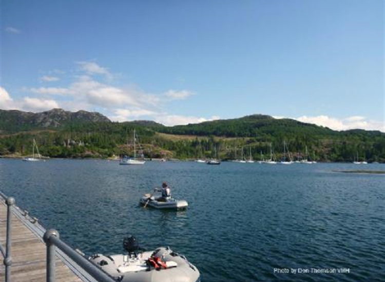 4. Looking SE from the pontoon. The white yacht & black yacht are anchored, the rest are on moorings.