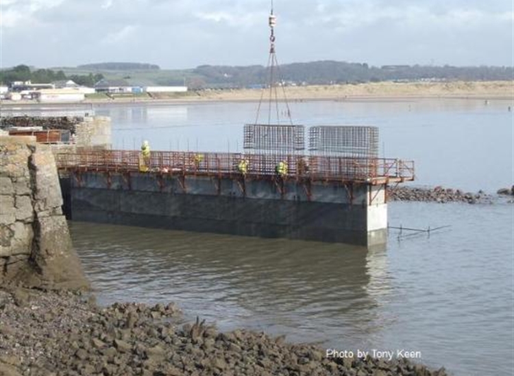 Porthcawl building the new inner harbour entrance