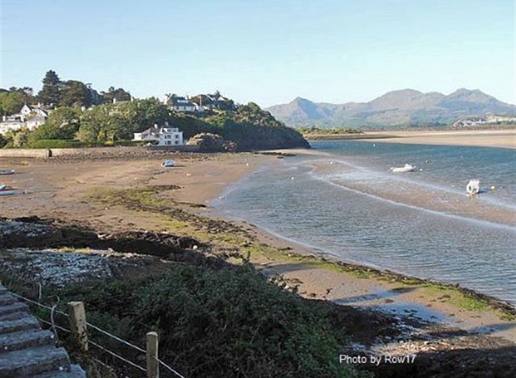 1. Porthmadog approach channel looking NE at Borth-y-Gest