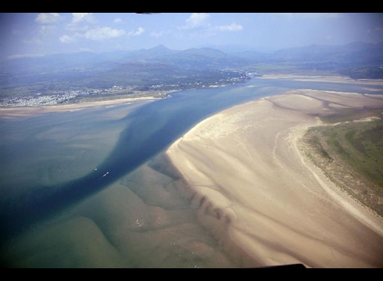 Porthmadoc approaches