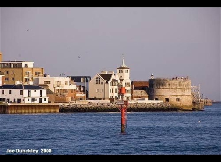 Ballast Beacon. Small Craft-leave to PORT on entry or departure