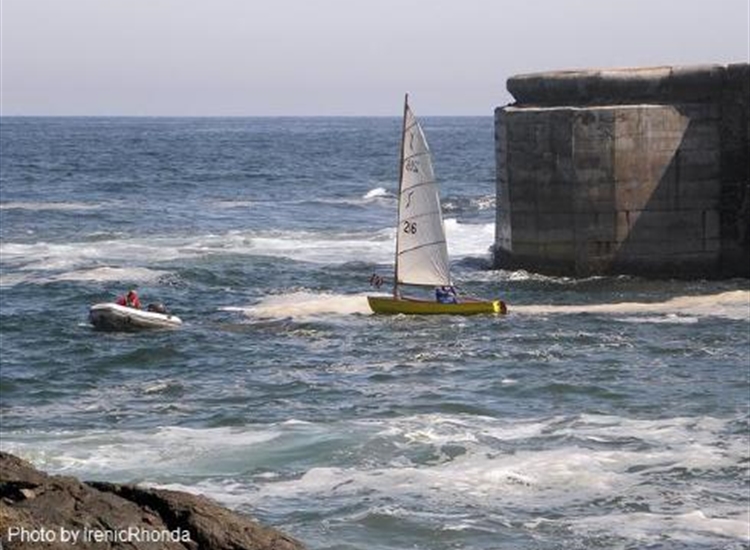 Portsoy main entrance in a very light northerly