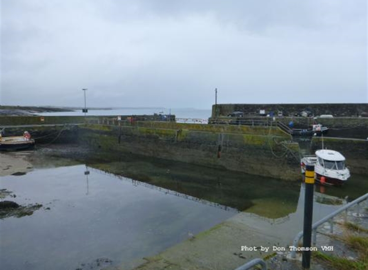 Inner harbour middle wall (boat in passage missed the tide)