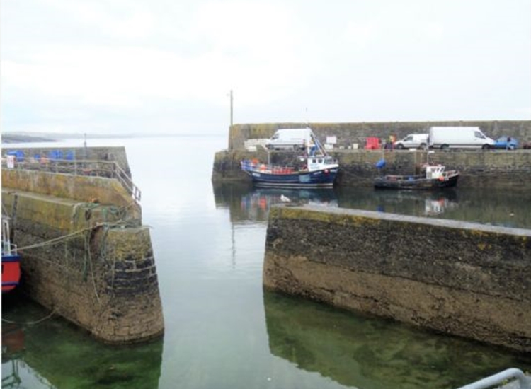 entrance to the Inner Harbour at Half Tide