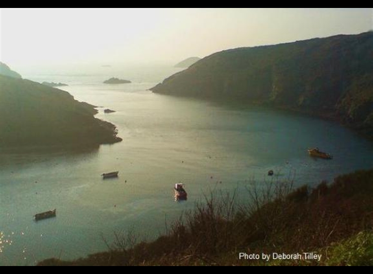 Entrance showing Black Rock and Green Scar