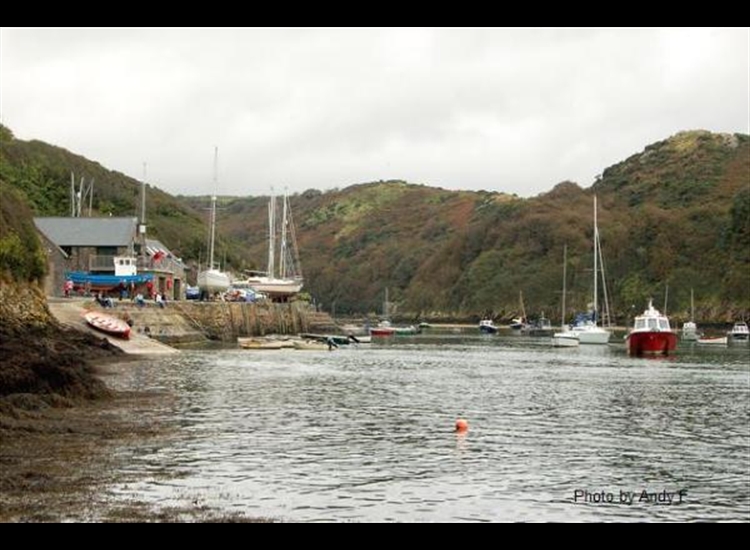 Solva looking inwards