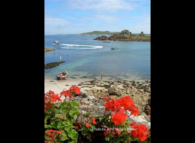 Porth Conger with Garrison Hill, St Mary's in the background