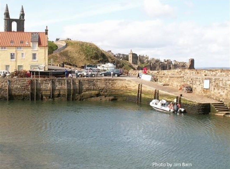 Slip in the corner of the Outer Harbour where most visitors tie up
