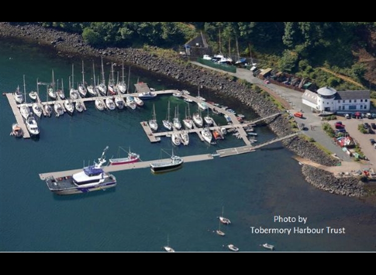 Aerial of pontoons 2019