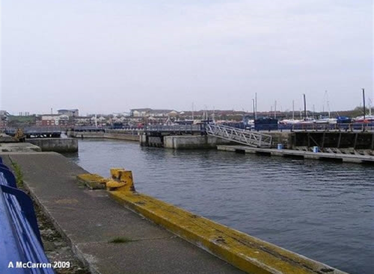 3.Entrance to Royal Quays Marina